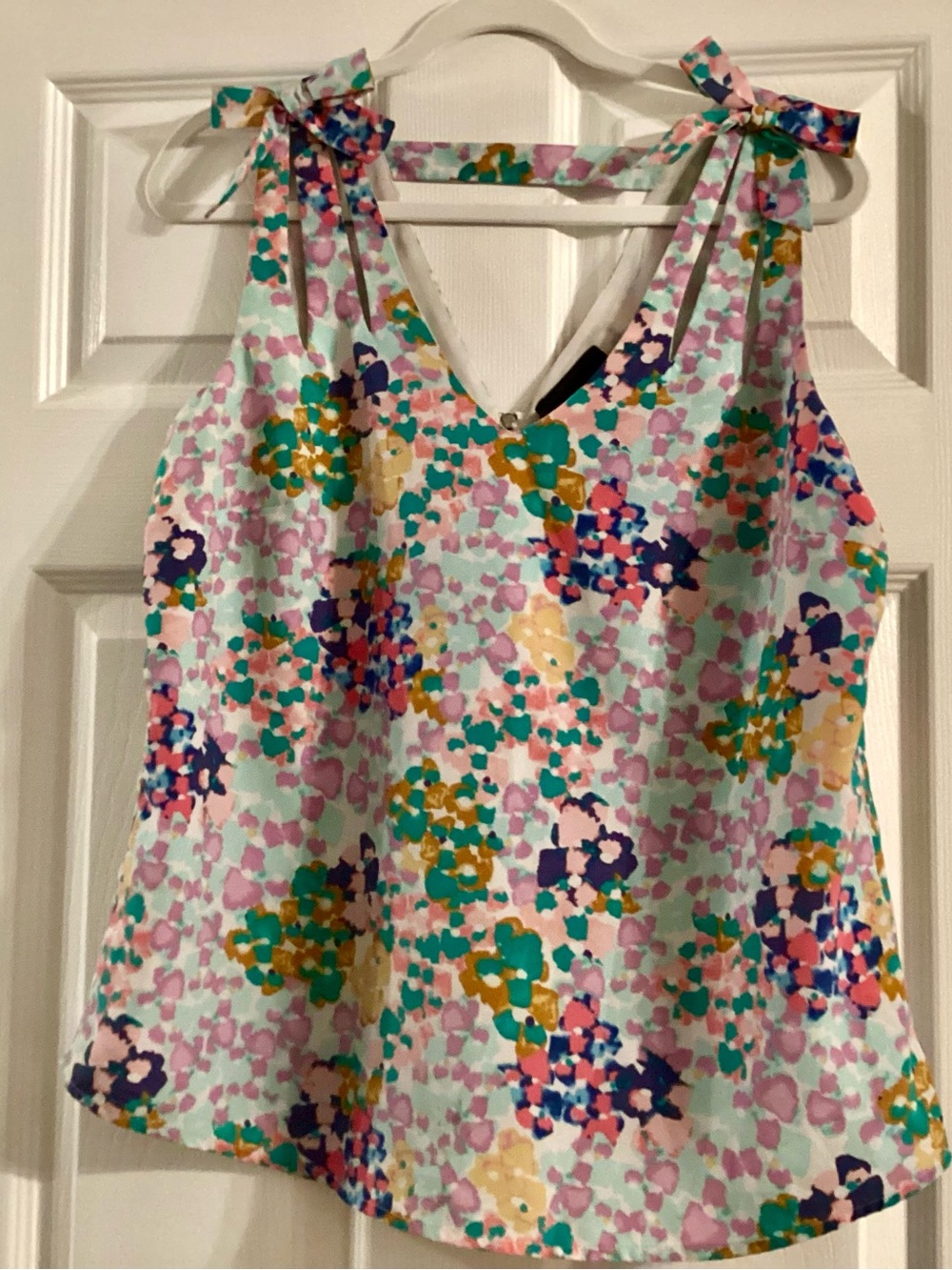Floral Pastel Print V-Neck top with Back Zipper